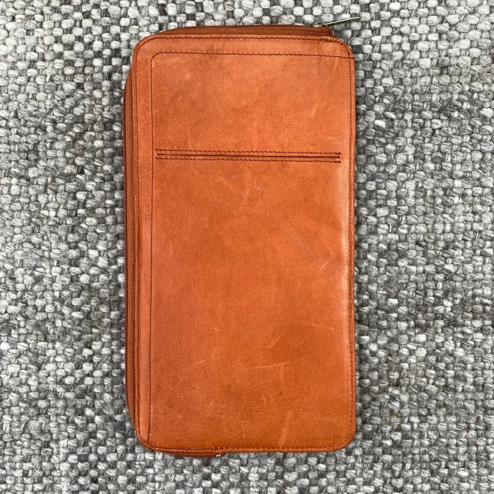 Unbranded Travel Wallet Unisex OS Brown Leather Longhorn Logo Zip Organizer